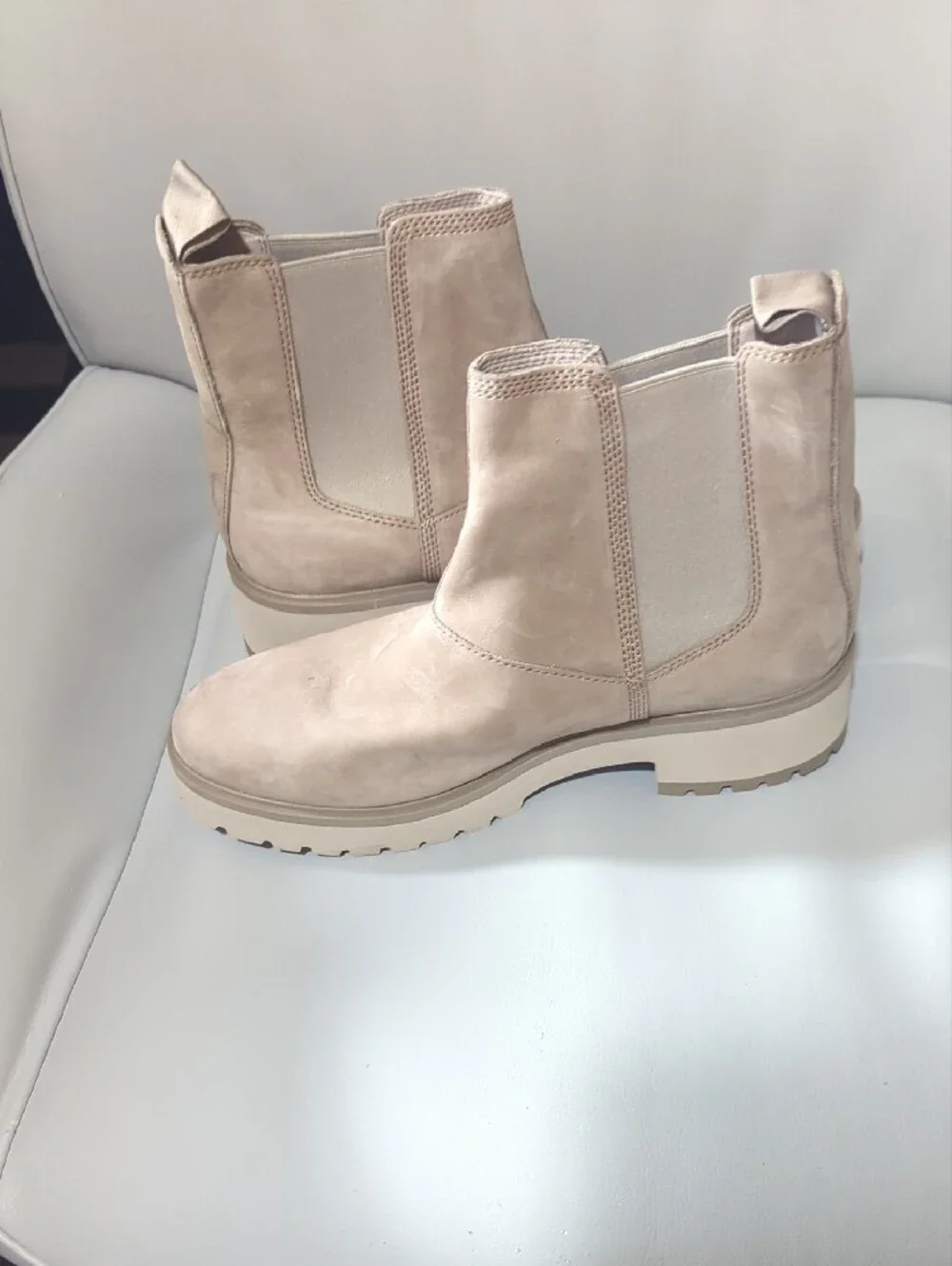 Timberland Women's Suede Chelsea Lug Boots in Light Beige - Picture 5 of 6